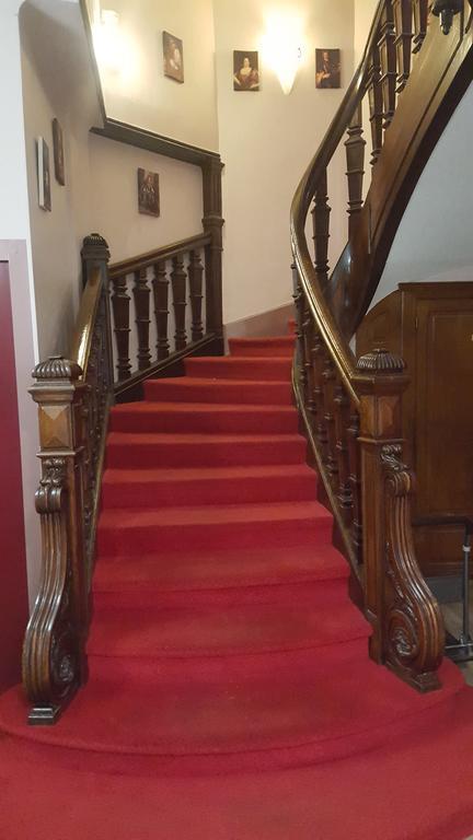 Logis Hotel Des Bourbons Montluçon Екстериор снимка