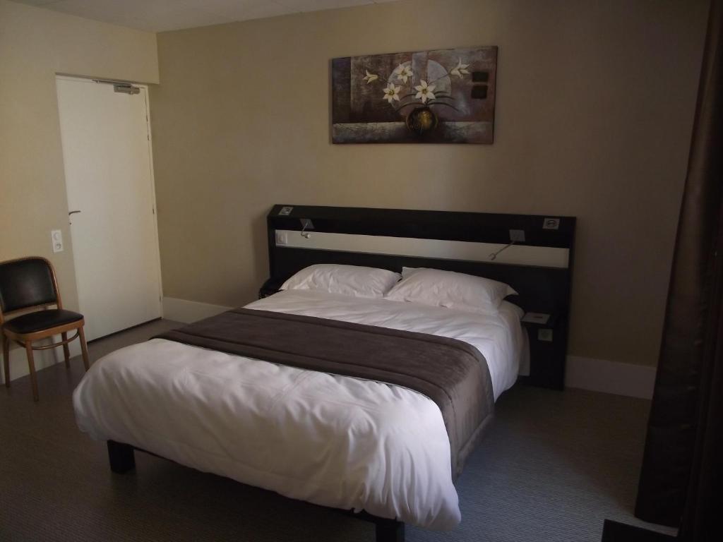 Logis Hotel Des Bourbons Montluçon Екстериор снимка