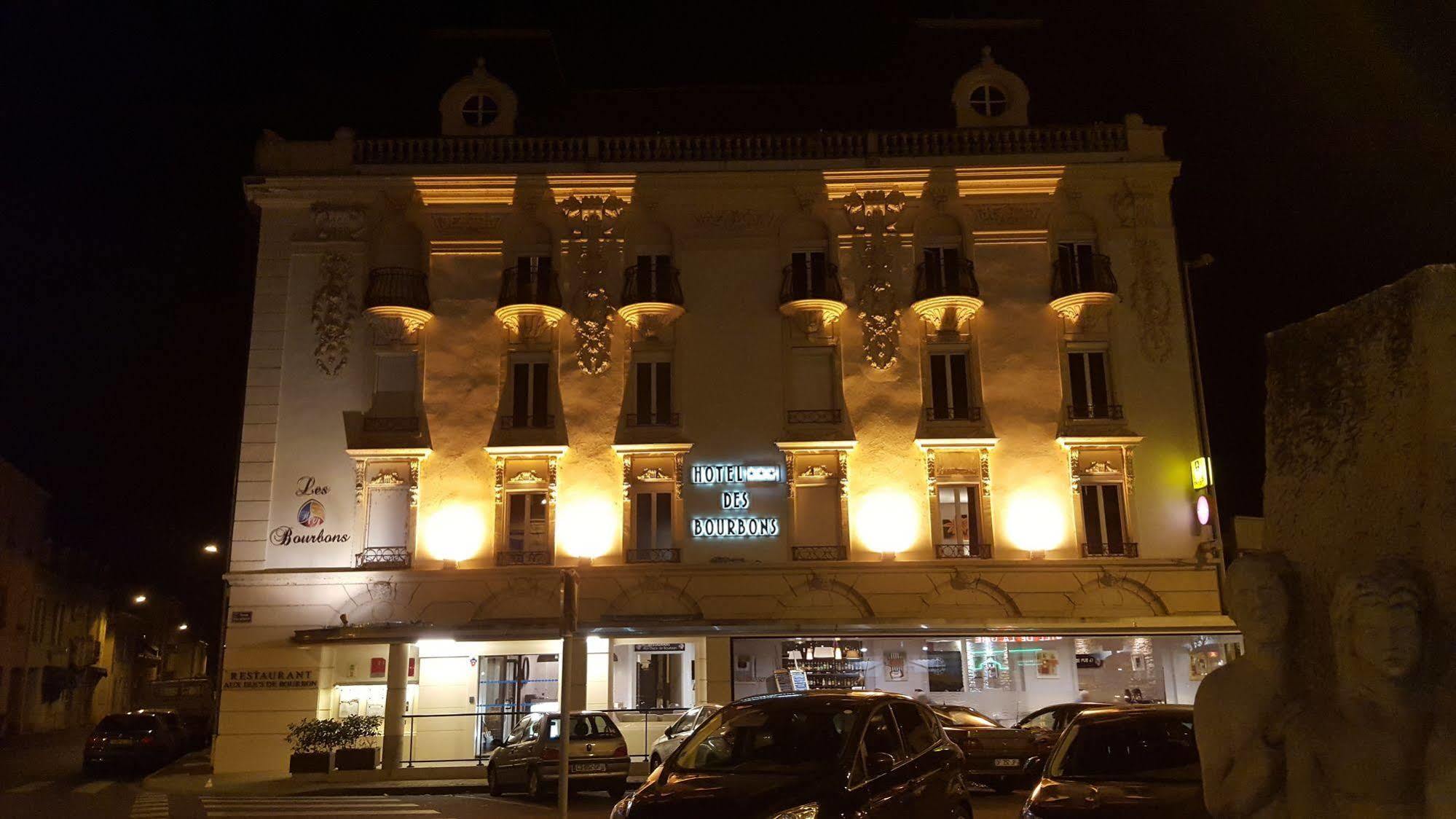 Logis Hotel Des Bourbons Montluçon Екстериор снимка