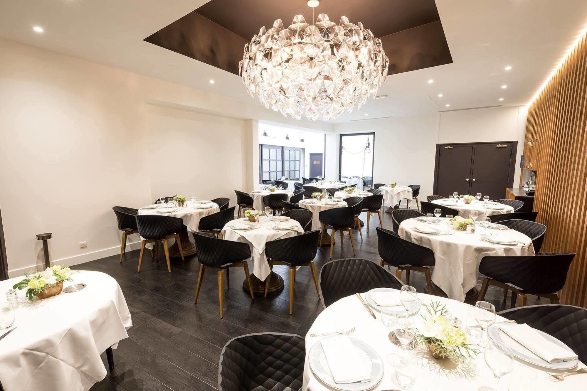 Logis Hotel Des Bourbons Montluçon Екстериор снимка