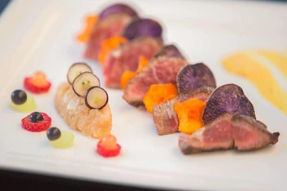 Logis Hotel Des Bourbons Montluçon Екстериор снимка