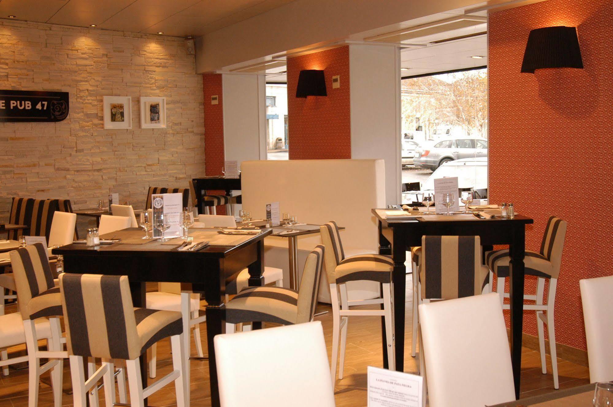 Logis Hotel Des Bourbons Montluçon Екстериор снимка